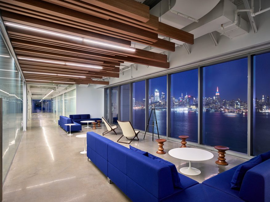 USG Ceilings Plus® Barz® | Finish: Sarante® Natural Walnut, Architect: Perkins&Will, Photo: ©Halkin Mason Photography