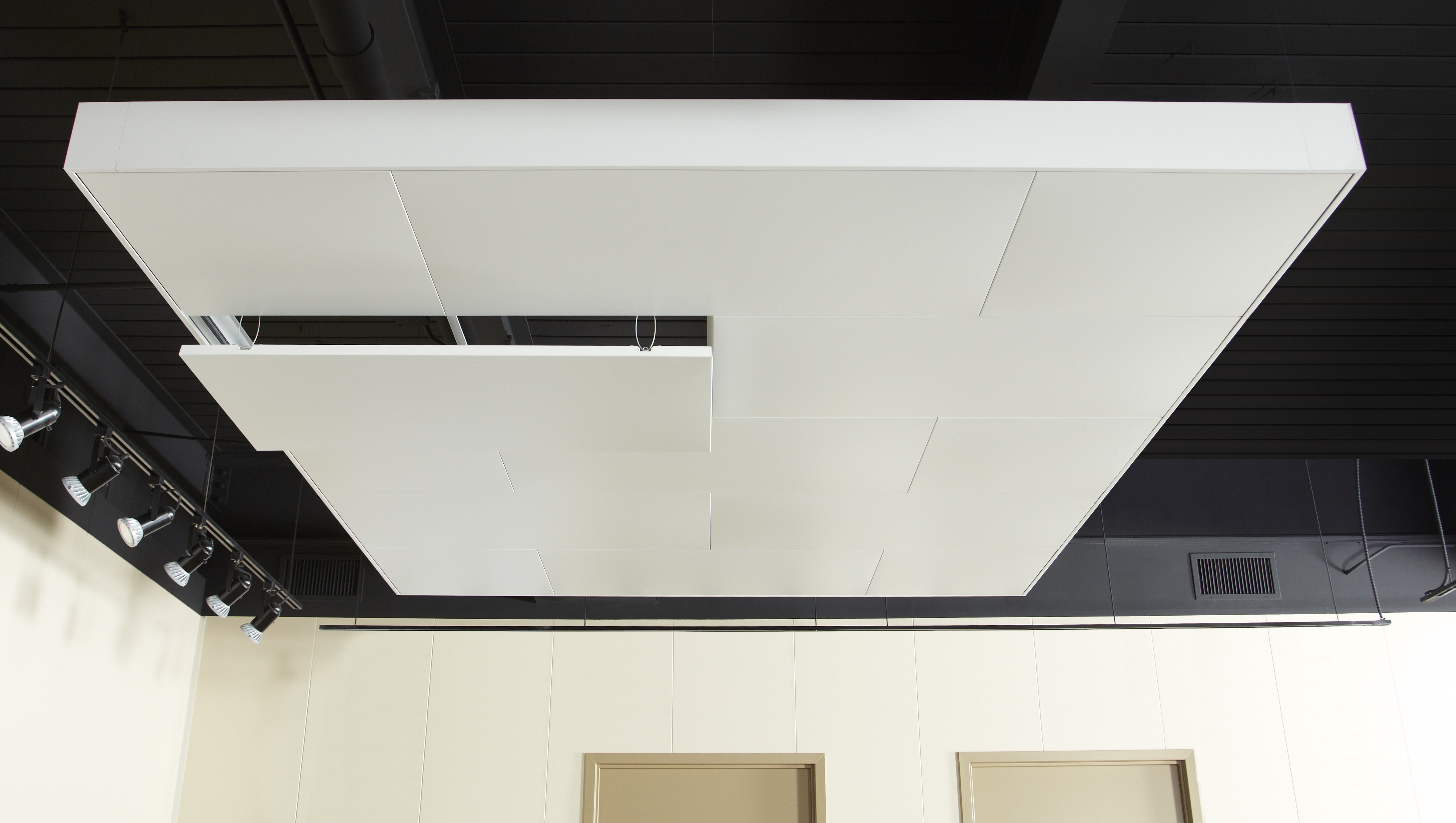 Celebration™ Torsion Spring Specialty Metal Ceiling Panels USG